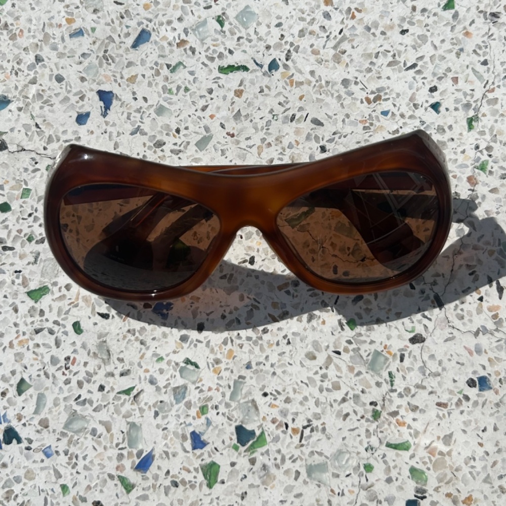 Port Tanger Oversized Soledad Acetate in Tortoise w/ Amber lens - Picture 8 of 8